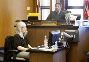 how much does a court reporter make